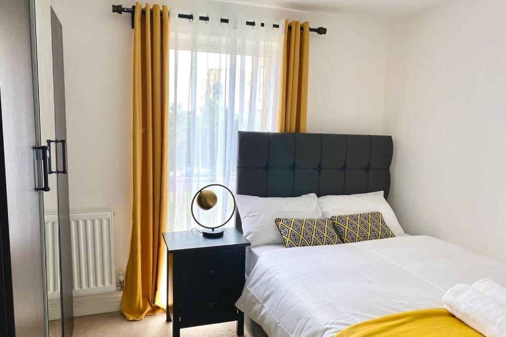 ווסט ת'ורוק Smartrips Apartments - Lakeside/Thurrock מראה חיצוני תמונה